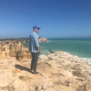 Meet your Posher, Cristopher